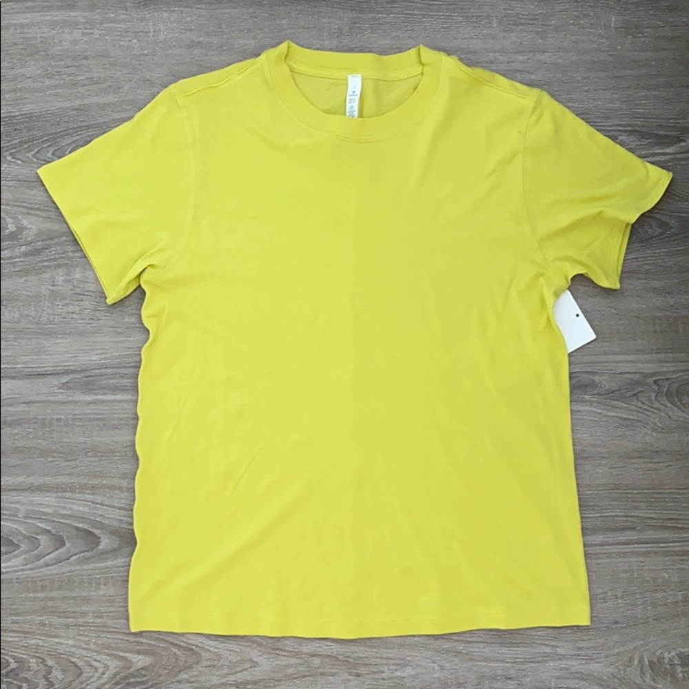 ❤️ Lululemon All Yours Vistea Boyfriend Yellow Tee Size 2 NWT